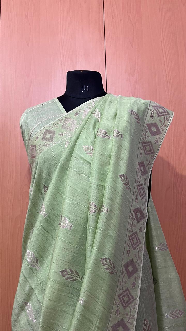 Silver Floral Elegance