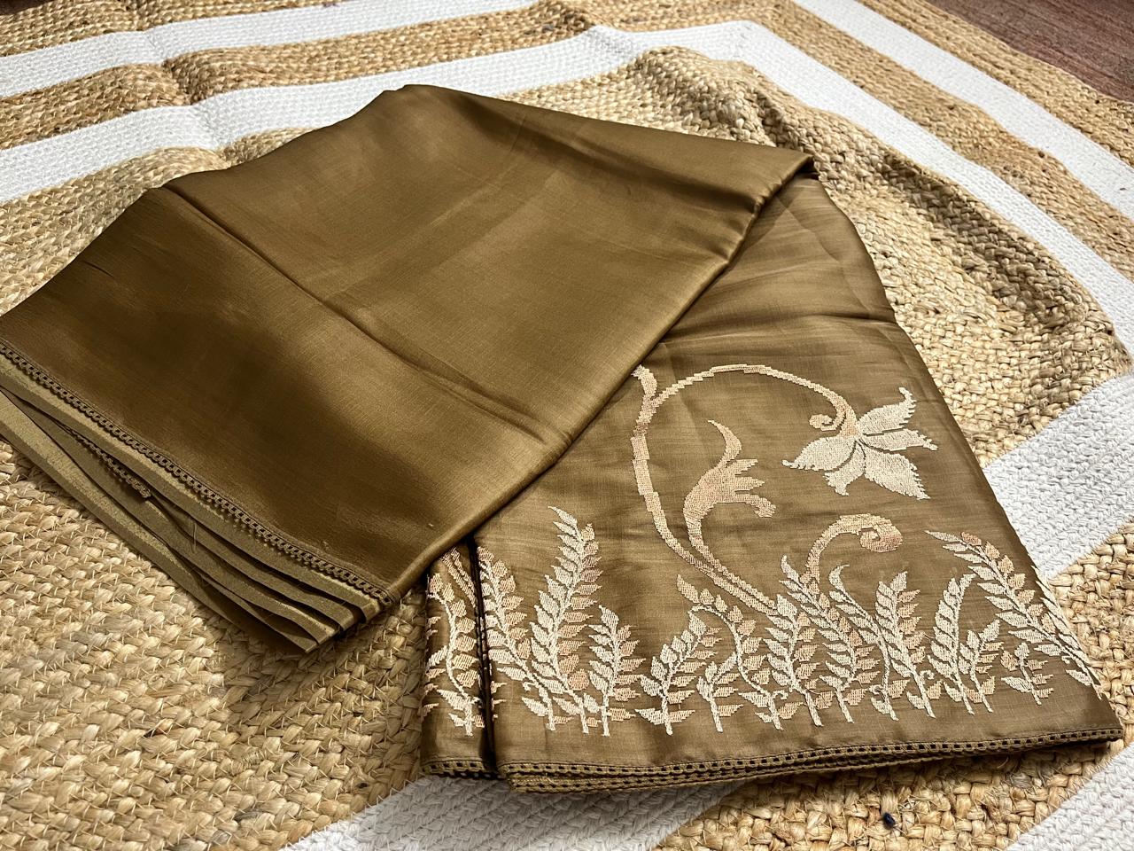 Elegant Gold Tussar Saree with Satin Finish