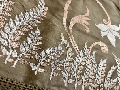 Elegant Gold Tussar Saree with Satin Finish
