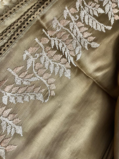 Elegant Gold Tussar Saree with Satin Finish