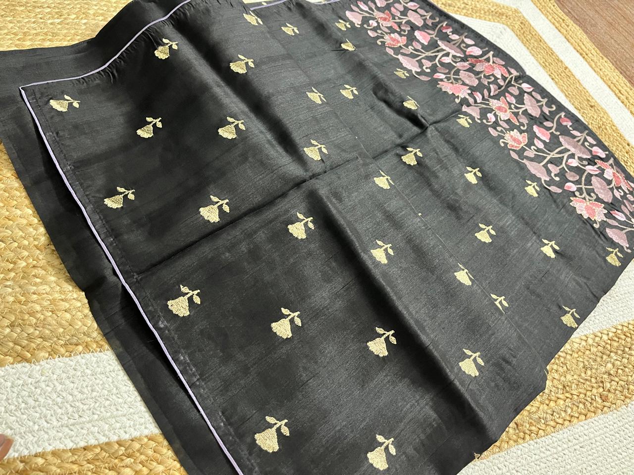 Black Beauty with Lotus Elegance